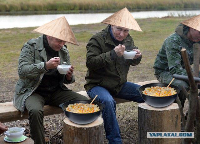 Рыбалка с президентом на озере Ильмень.