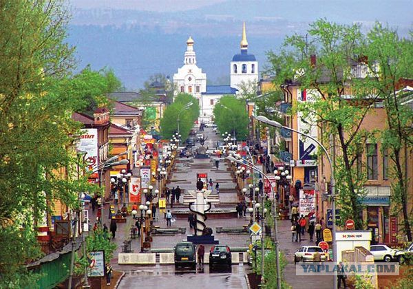 На центральной улице Орла начали разваливаться "гробы"