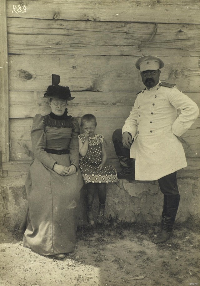 Обряды, будни и лица предков в старинных фотографиях