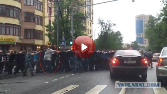 Колонна идущих...