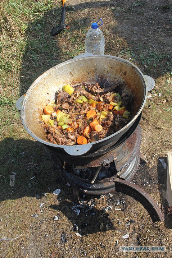 Простецкая печь для казанка
