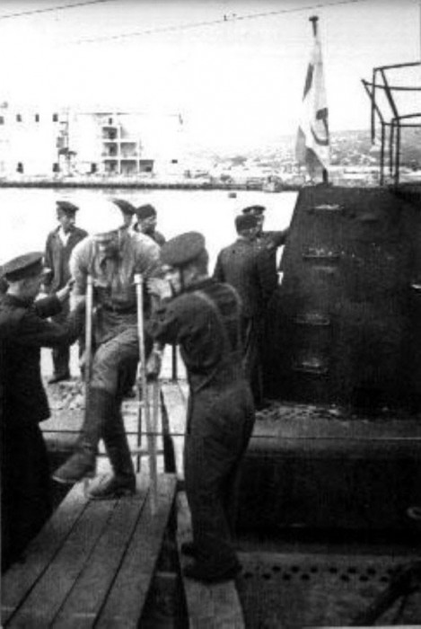 Черноморский угар: М-32 и подвиг Николая Пустовойтенко