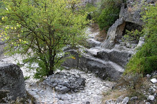 Древние государства и пещерные города Крыма