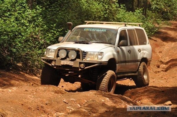 В России на продажу выставлен Toyota Land Cruiser 2005 года выпуска, пробегом 126 тыс. км и ценой всего 13 млн рублей