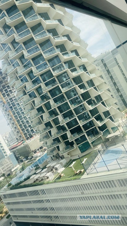 А если уронить?