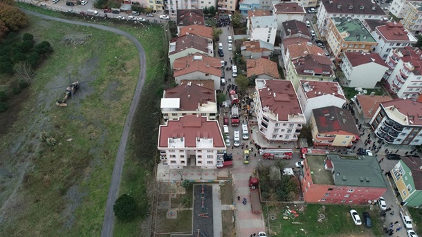 Военный вертолет рухнул в жилом квартале Стамбула