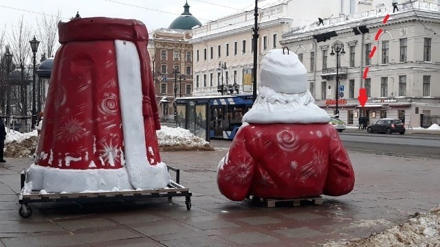 Петербург чтит традиции