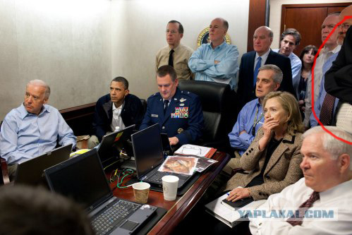 Обама следит за своей речью в прямом эфире