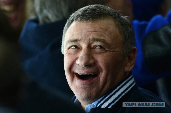 Петра Толстого все-таки достали