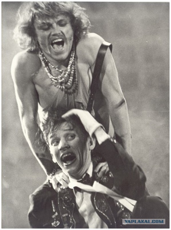 Лидер группы «АукцЫон» Леонид Фёдоров отмечает сегодня день рождения – 63 года