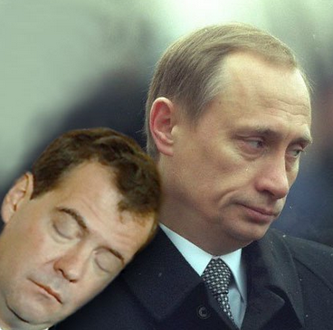 Спим в неожиданных местах и позах