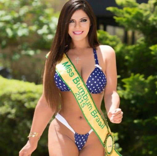 Лионель Месси заблокировал в Instagram Miss BumBum Сьюзи Кортес за эротический спам