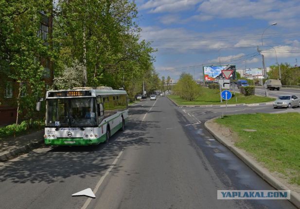 Что означает сочетание этих дорожных знаков?