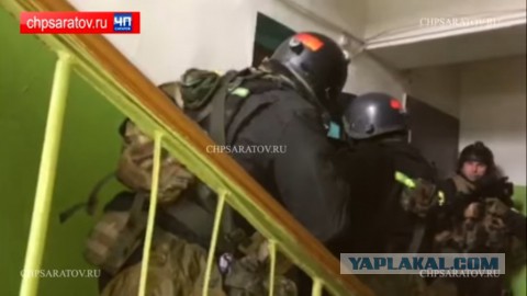 Спецназ в щадящем режиме задерживает молодых пособников террористов