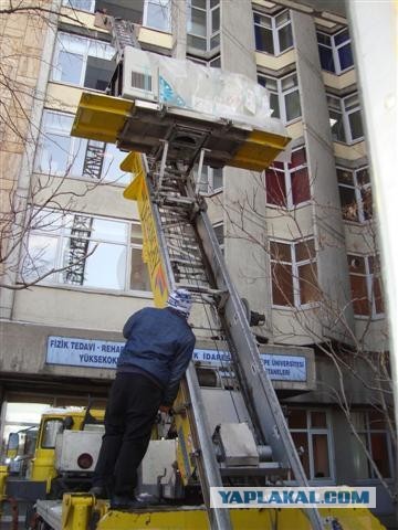 На Манхэттэне грузчики по подъездам не ходят