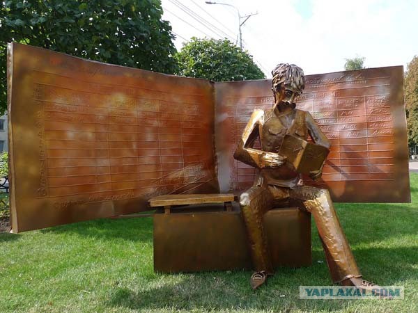 Необычные статуи мира