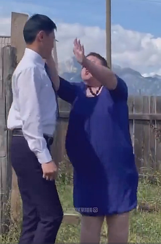 Синий поезд набирает обороты