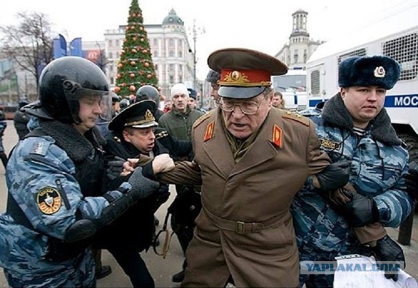 Путин и китайцы после подписания
