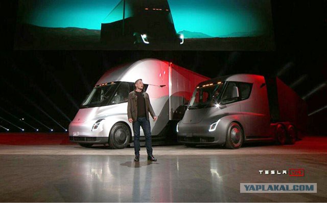 Бывший дальнобойщик раскритиковал Tesla Semi