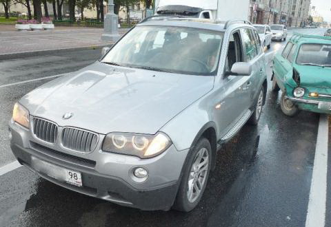 Классика жанра: Запорожец врезался в BMW X3