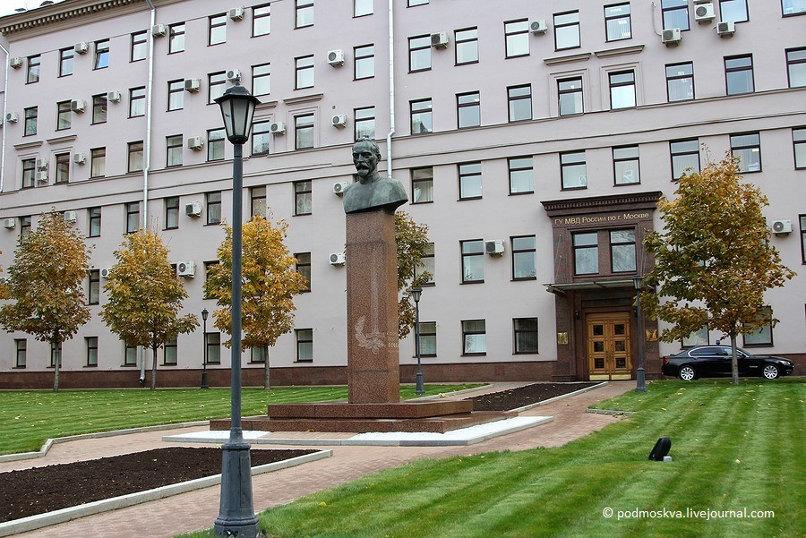 здание мвд на петровке 38. петровка 38 картинки. мур адрес москва. управление мвд петровка 38. здание гувд москвы петровка 38.