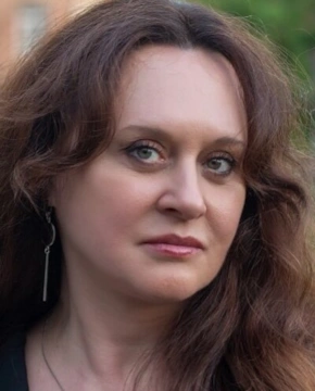 У осужденной за взятку экс-судьи конфисковали ТЦ, квартиры и 17 участков