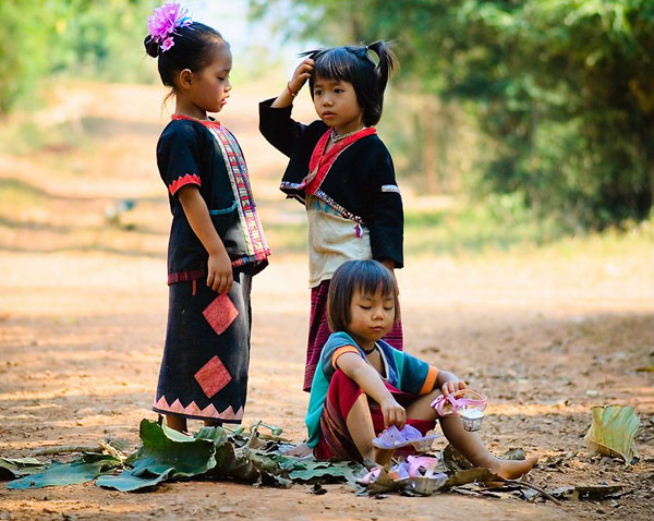 Шелковые дети под охраной гаруд