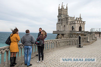 Поток туристов в Крым сократился в два раза