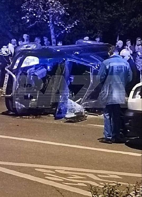 Автомобиль с десятью школьниками перевернулся в Москве. За рулем был 14-летний парень