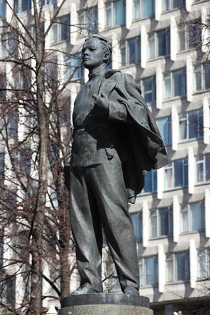 Памятники Ленину