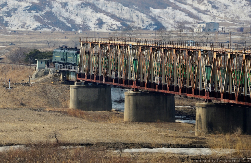 китайско-северокорейская граница. российско корейская граница. российско корейская граница. граница россии и северной кореи. российско корейская граница.