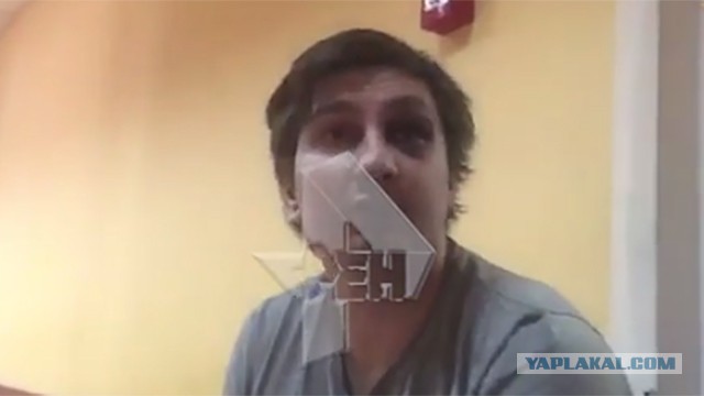 Камера сняла на видео чудовищное избиение мужчины у ресторана в Москве
