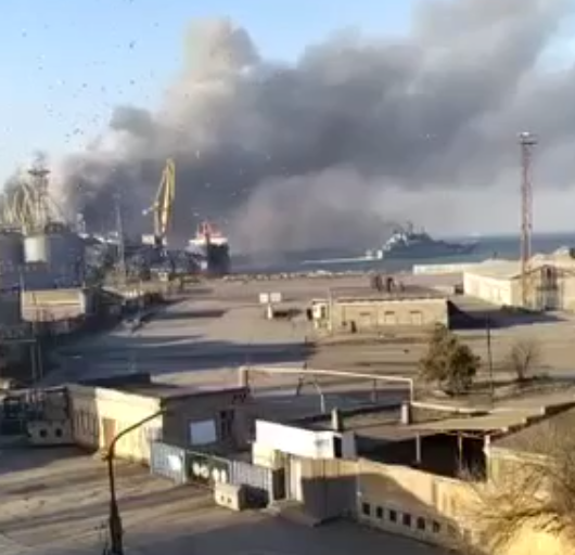 Взрывы в порту Бердянска