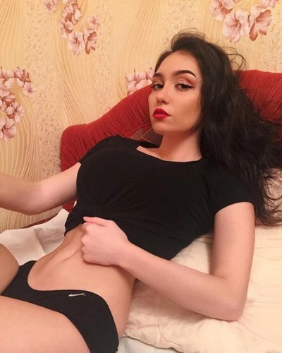 Фотокарточки девчонок.