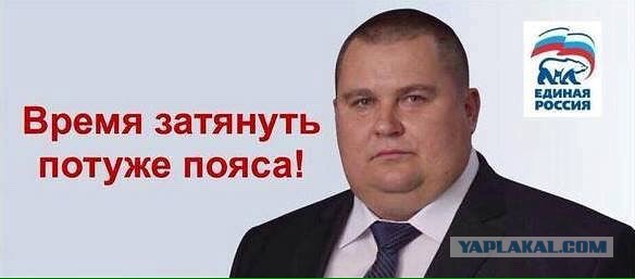 Еду на работу в автобусе, в 7:30 утра вижу эту девушку. И как-то весело и грустно