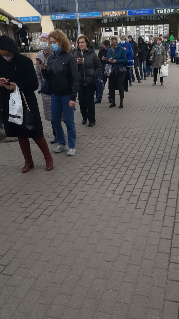 Огромные очереди в метро в Москве!