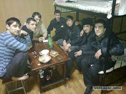 Избивших пассажира метро дагестанцев посадили в карцер