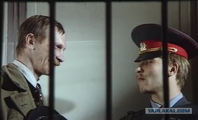 Ровно 25 лет назад — 4 января 1998 года — в эфир вышла первая серия «Улиц разбитых фонарей»