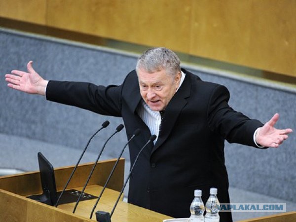 Глава Крыма Аксенов предложил лишать гражданства тех, кто не встает под гимн России