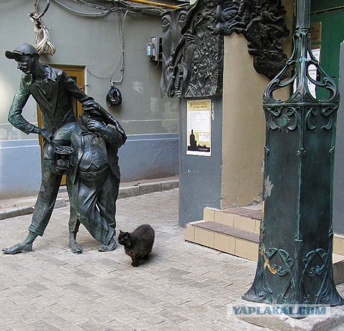 Памятник Громозеке