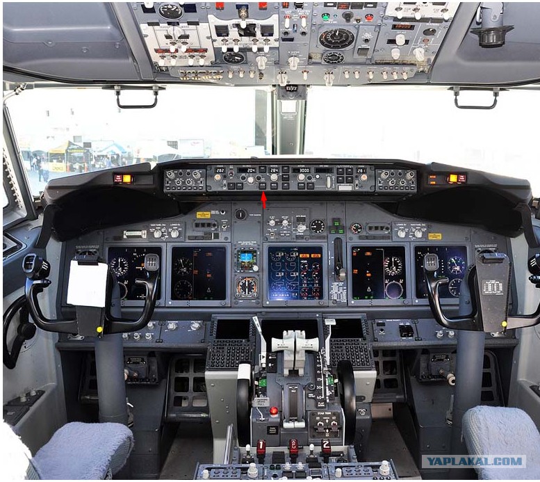 На случай, если нужно будет сажать Boeing 737-800/900 самому. Не ...