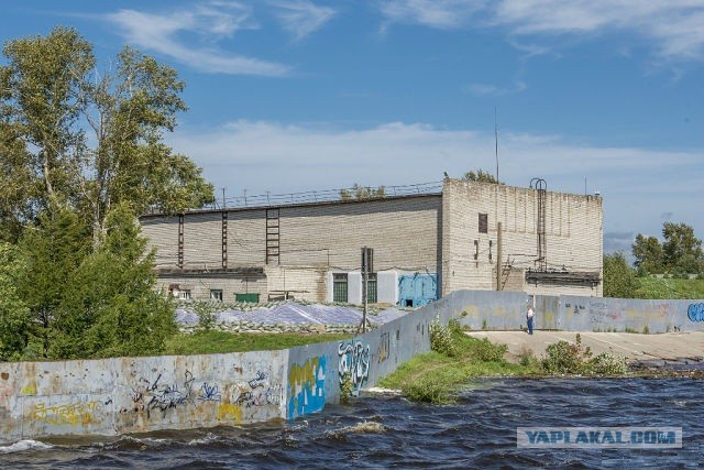 Всё, вода уходит! А вместе с нею печаль, разруха..