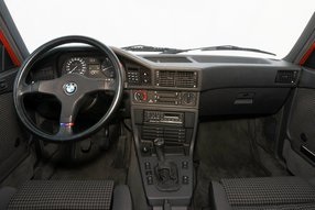 Как менялся BMW M5 за 30 лет