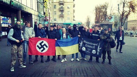 В России и на Украине прошли акции памяти Тесака. На следующей неделе тело националиста привезут в Москву