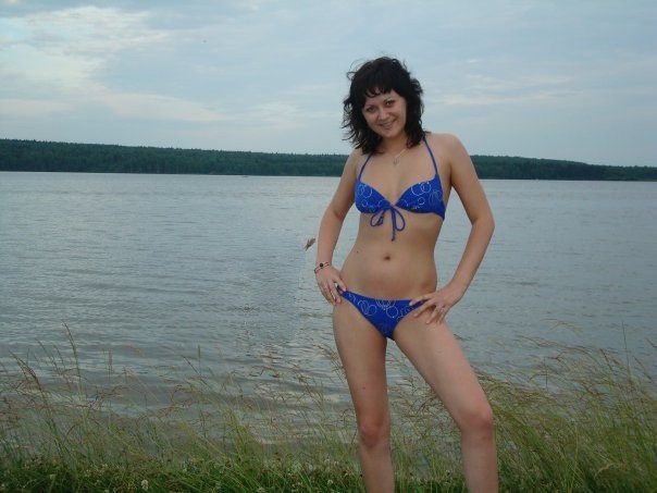 Чарует каждого их взгляд, и им к лицу любой наряд