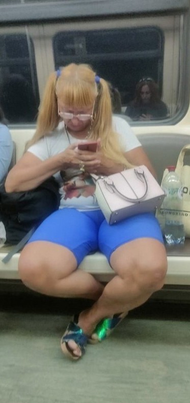 Модные и странные личности из московского метрополитена