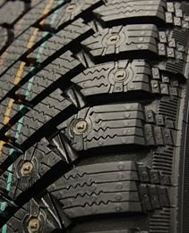 Какая то странная наварка шин