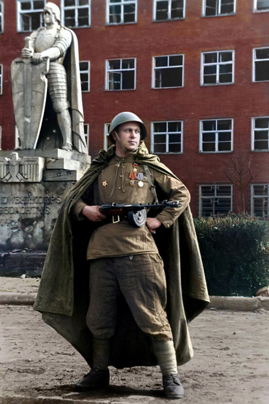 1945 год в 84 фотографиях