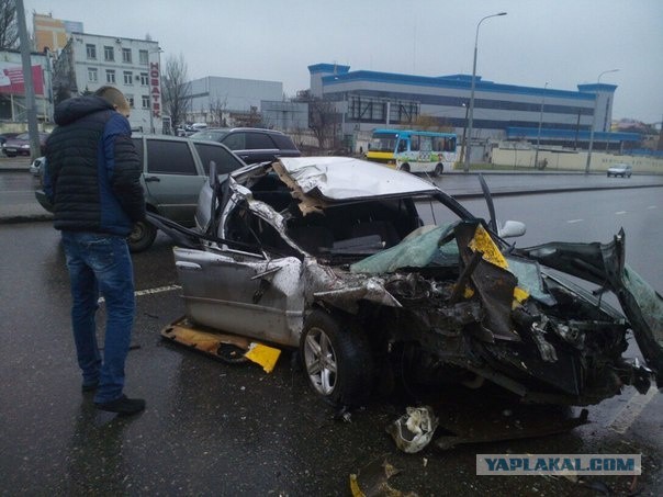 Влетел в автобус