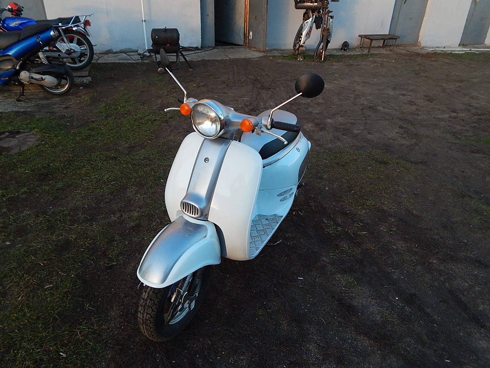 Восстанавливаем скутер. Мопед Honda giorno. Восстановил скутер. Восстановление скутера. Honda giorno бело голубой.